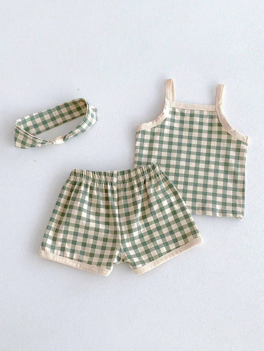Prenda verde conjunto para bebe con top de tirantes vista trasera