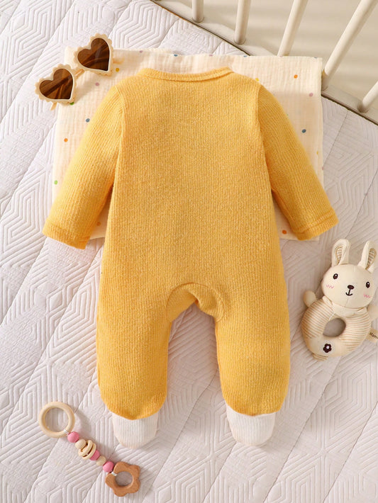 Prenda amarilla pelele para bebe con conejito bordado vista trasera