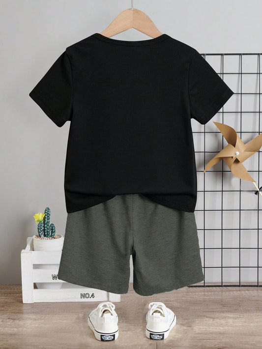 Set verde oscuro de 2 piezas con camiseta y shorts casuales