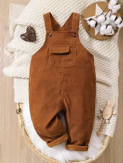Prenda marrón overol para bebe vista frontal con bolsillo y botones