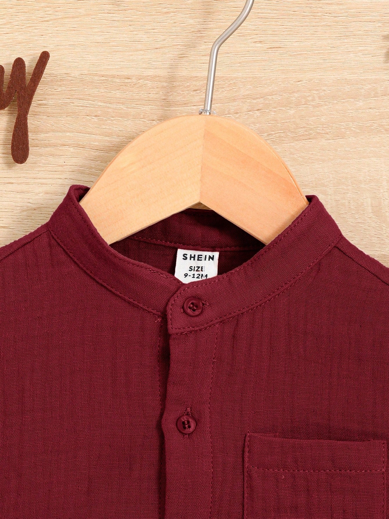 Prenda rojo camisa para bebe niño detalle cuello y botones