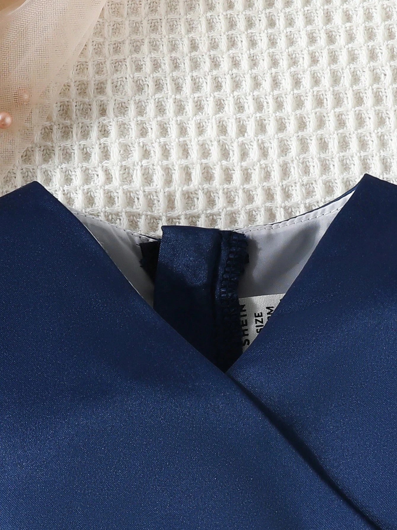 Vestido Azul elegante sin mangas con lazo frontal y vuelo