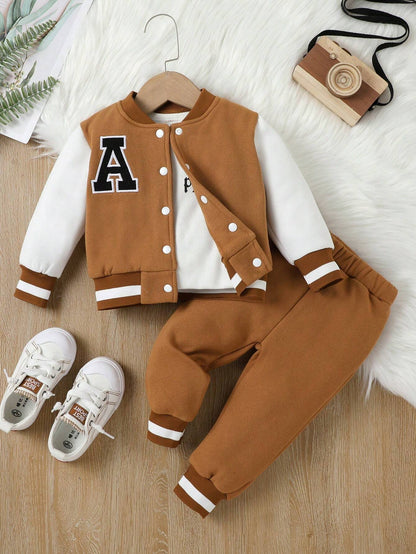 Prenda marrón pantalón deportivo para bebe con detalle de cintura elástica