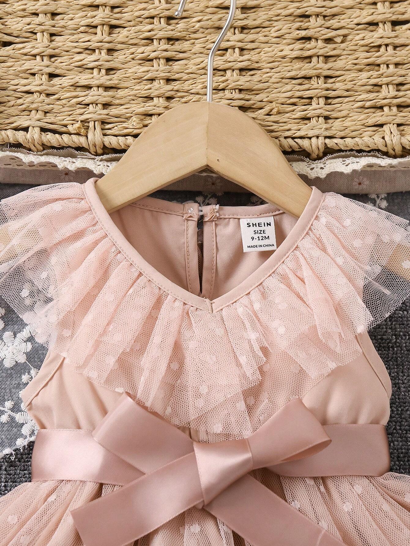 Prenda albaricoque vestido para bebe con detalle de cuello de tul y escote en pico