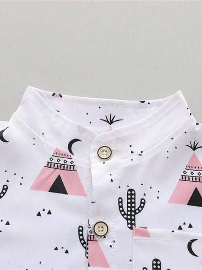 Prenda blanca conjunto para bebe con detalle de cuello alzado y botones delanteros