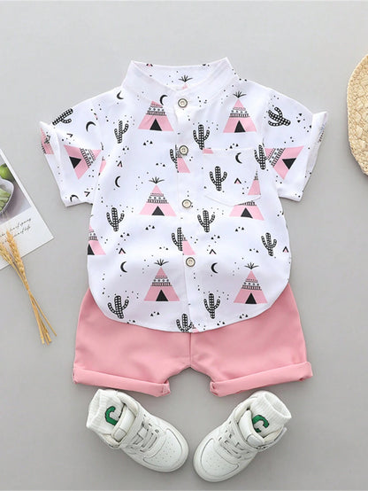 Prenda blanca y rosa conjunto para bebe con camisa estampada y shorts vista frontal