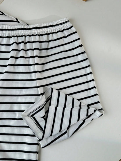 Camiseta rayas corazón blanco negro cómoda
