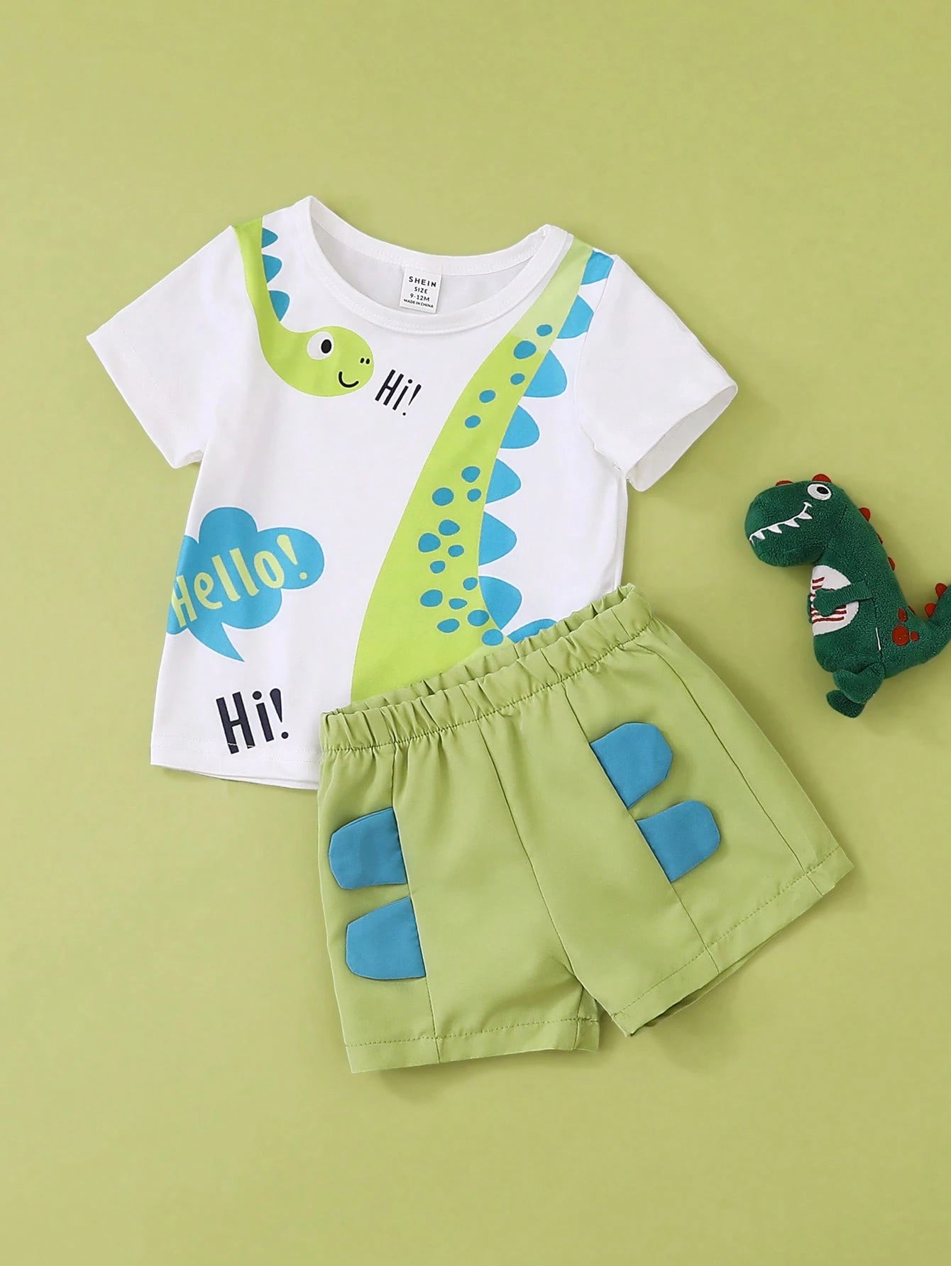 Conjunto dinosaurio verde de camiseta y short