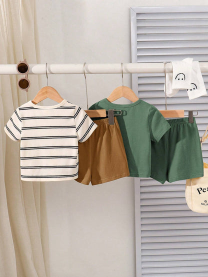 Conjunto verde militar y blanco a rayas con osito bordado y short