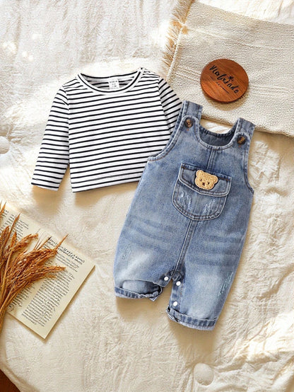 Prenda azul conjunto de bebé con peto de mezclilla y camiseta de rayas para bebe vista frontal