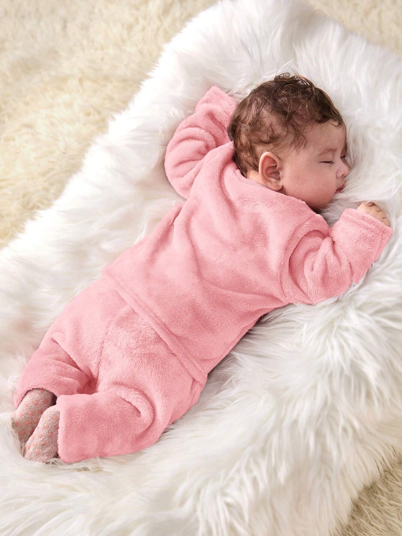 Conjunto rosa bebé niña esponjoso con top y pantalón
