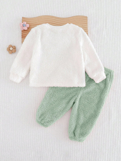 Conjunto pijama verde con moño de peluche