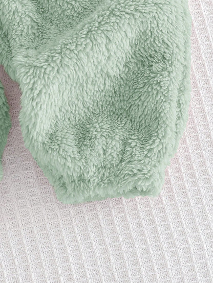 Conjunto pijama verde con moño de peluche