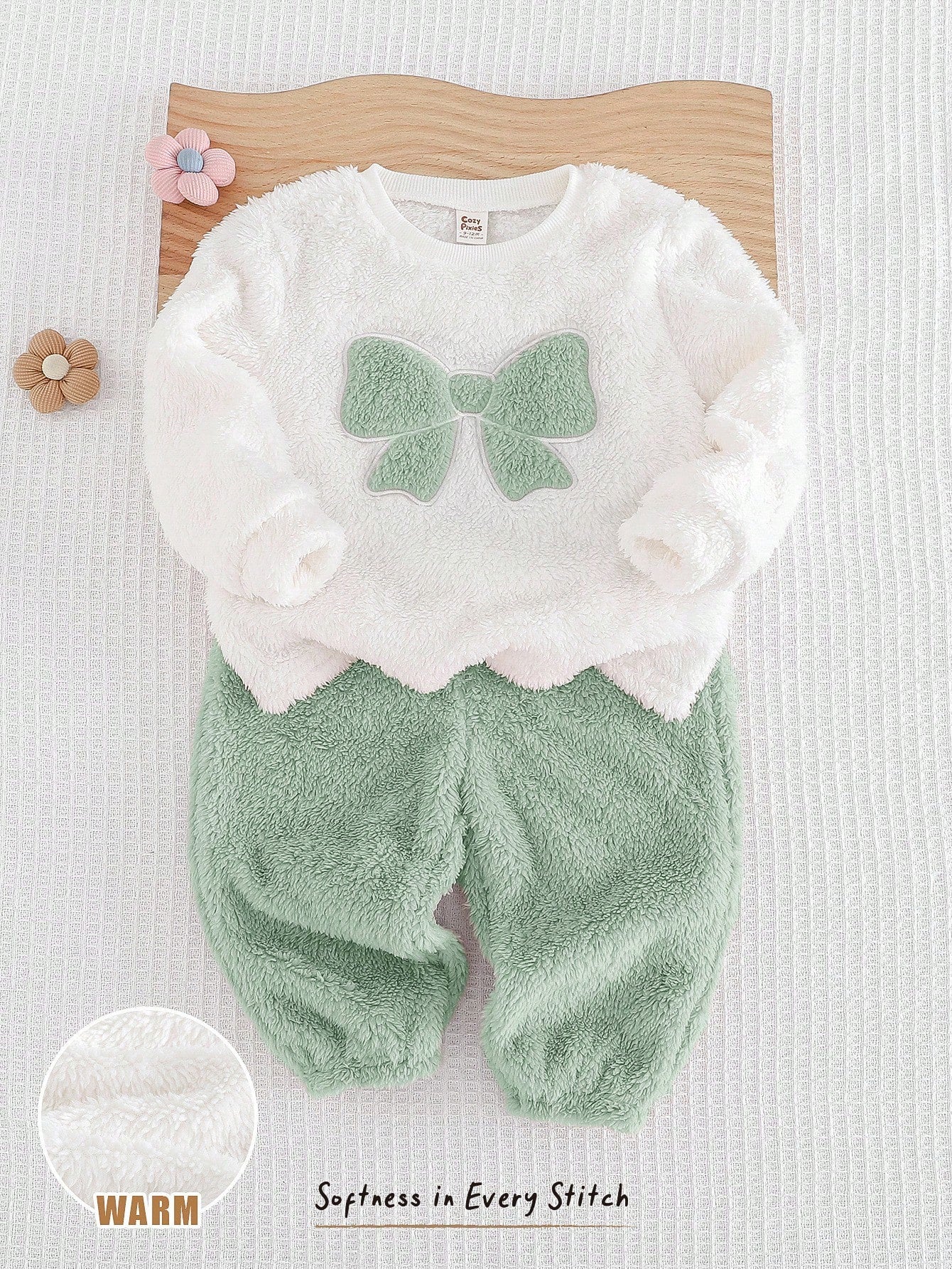 Conjunto pijama verde con moño de peluche