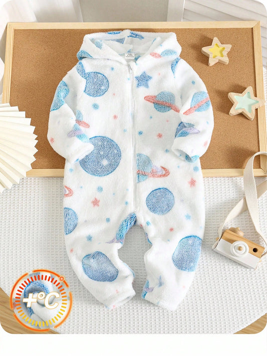 Mameluco blanco de felpa para bebe con estampado espacial vista frontal