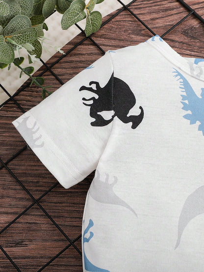 Prenda blanca camiseta para bebe con estampado de dinosaurios detalle frontal