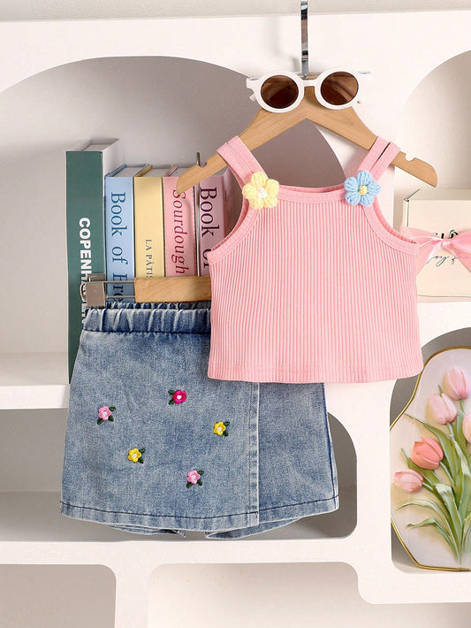 Conjunto rosa de flores bordadas con top canalé