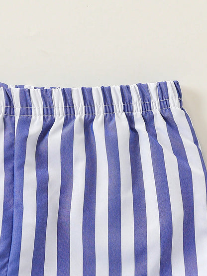 Conjunto blanco con rayas azul