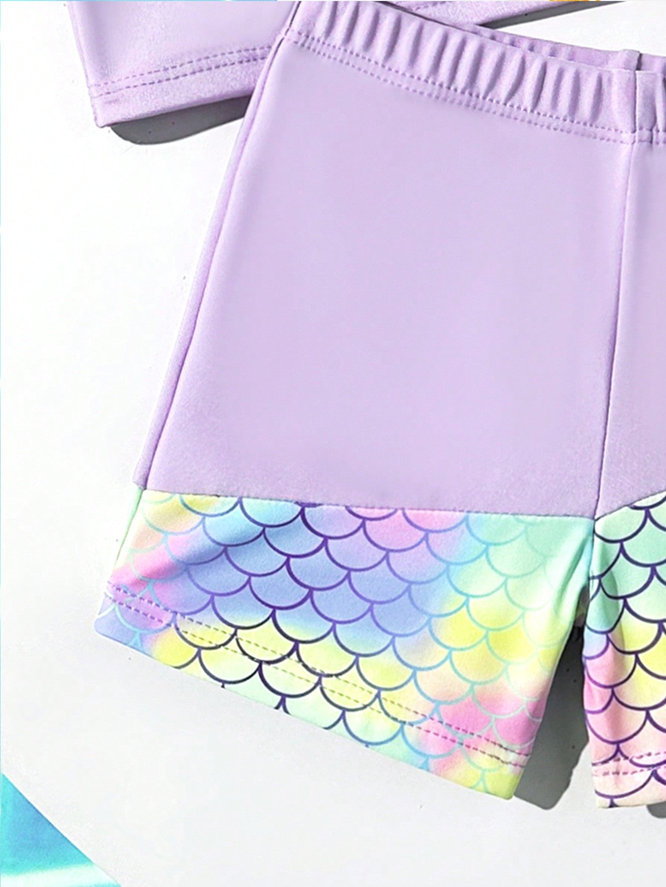Traje de Baño Morado Minimalista Estampado Escamas