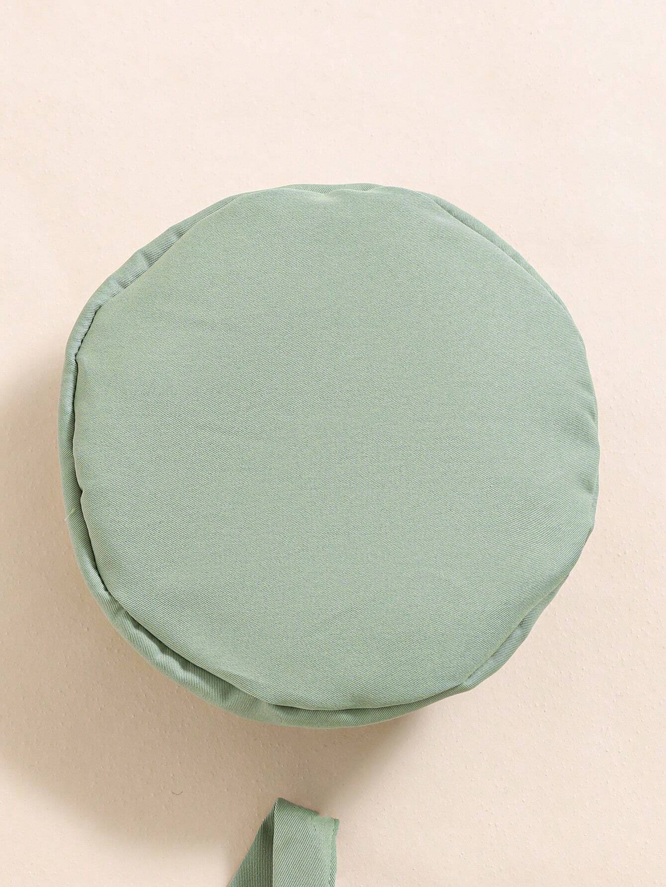 Prenda verde conjunto para bebe con detalle de tirantes
