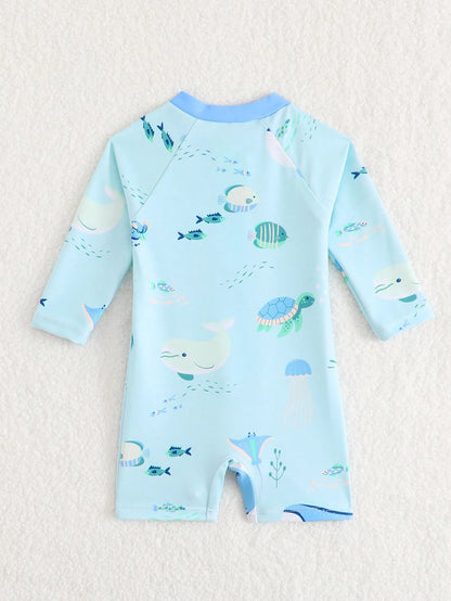 Traje de baño azul marino con estampado marino