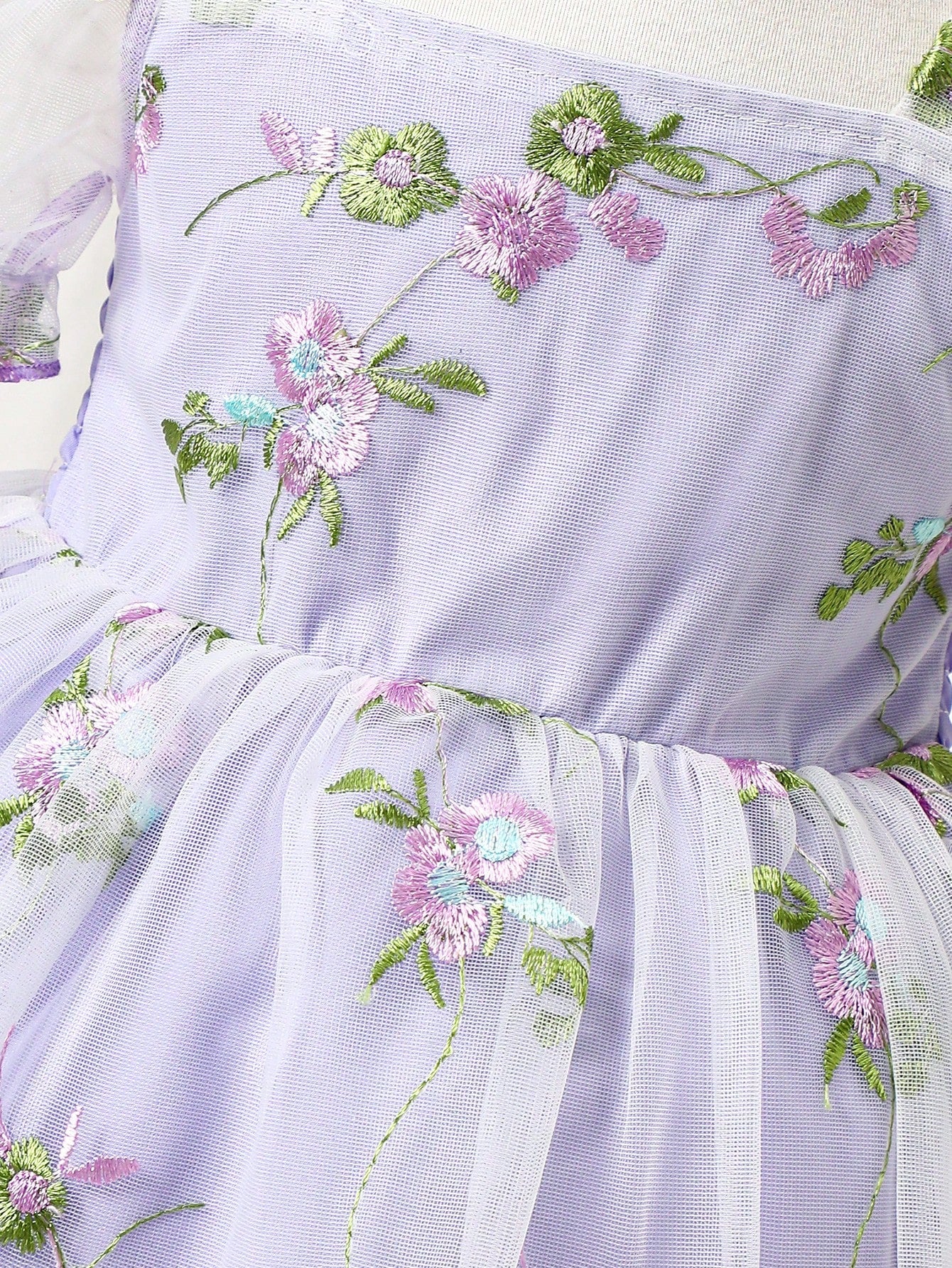 Vestido Lila Floral Bordado Manga Farol