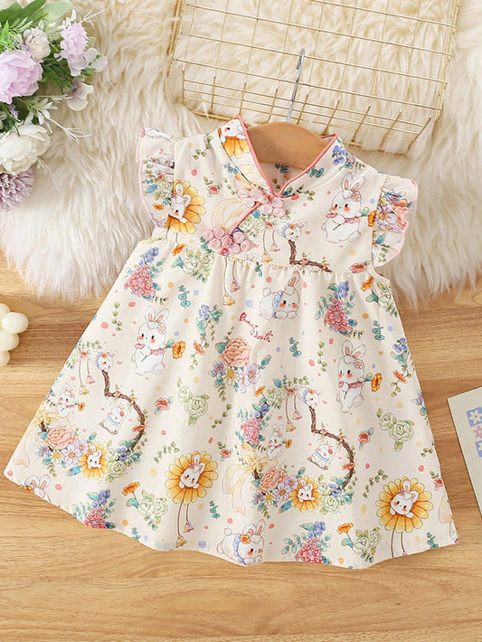 Vestido beige floral con conejitos y cuello tradicional