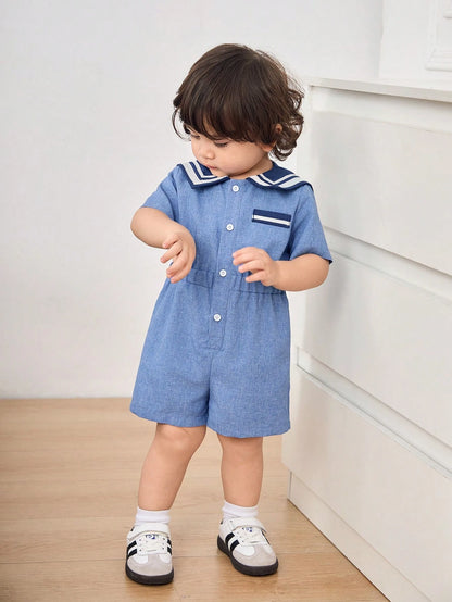 Mono azul marino con cuello peter pan elegante verano