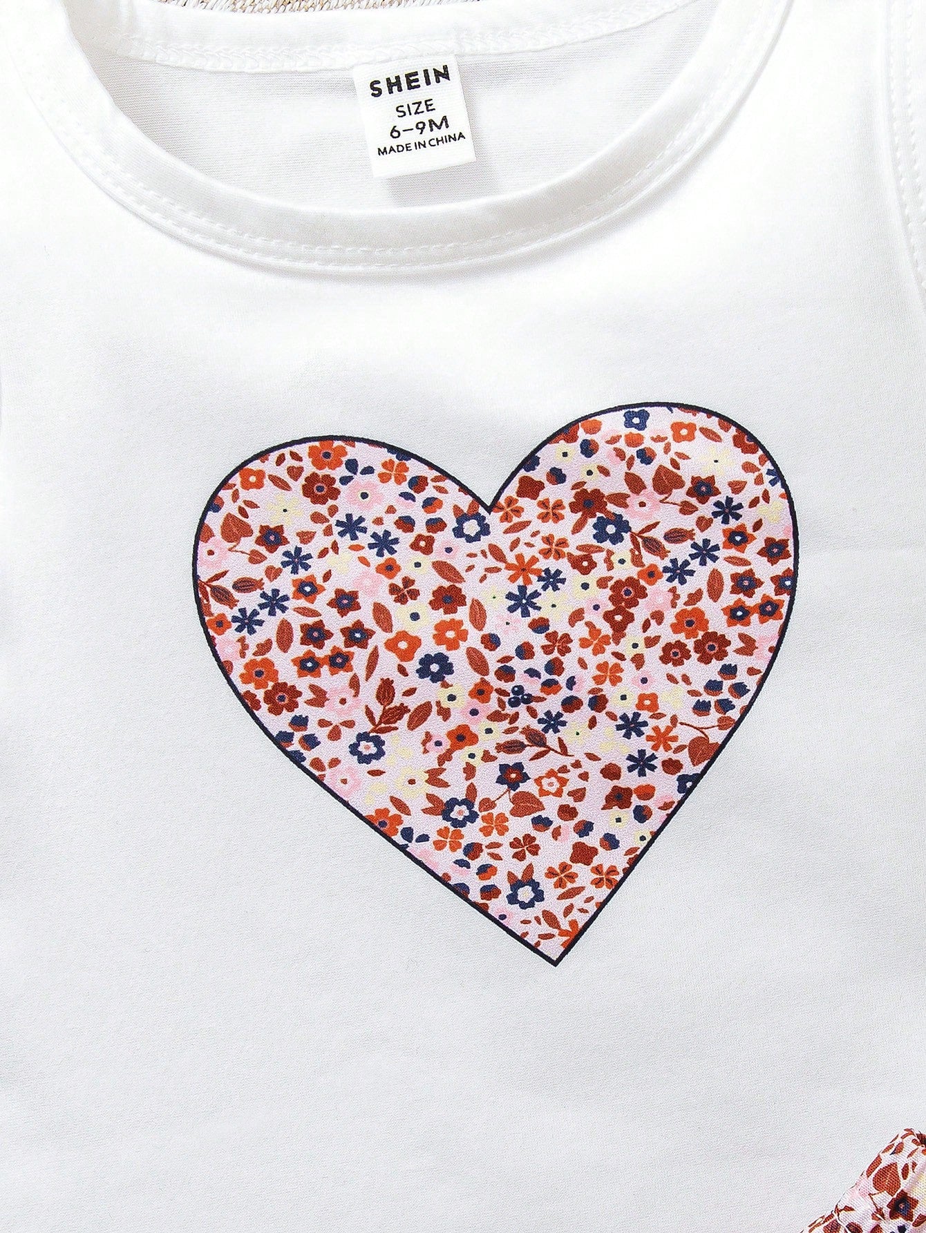 Prenda blanca conjunto para bebe con detalle de corazón estampado
