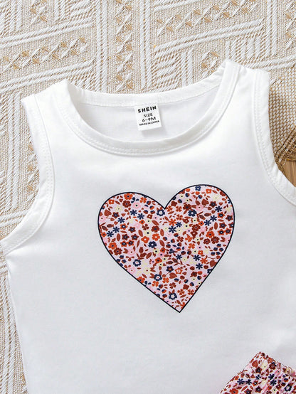 Prenda blanca conjunto para bebe con short floral detalle