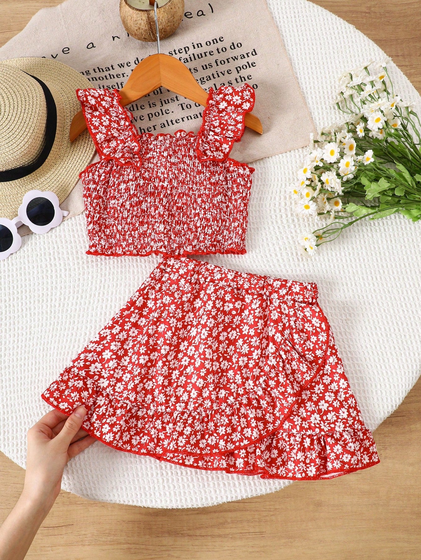 Conjunto rojo floral volantes verano