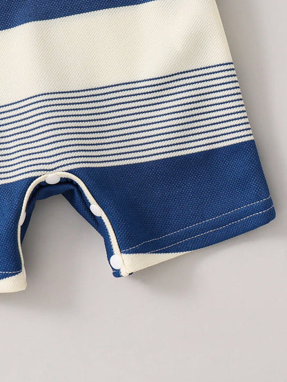 Pelele azul a rayas para bebe con detalle de broches inferiores