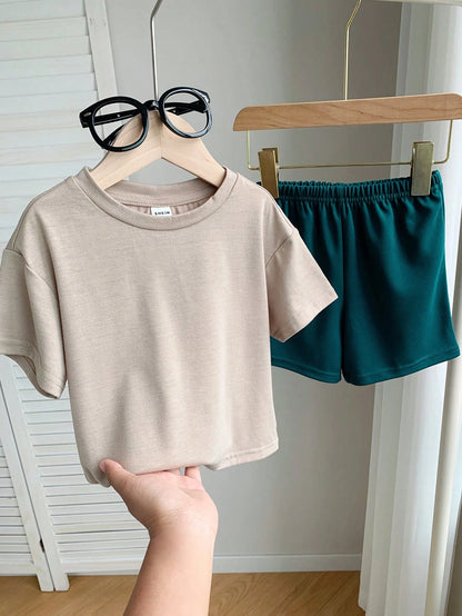 Prenda beige conjunto deportivo para bebe vista frontal