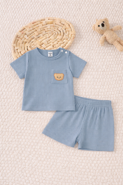 Conjunto Azul suave con bordado de oso