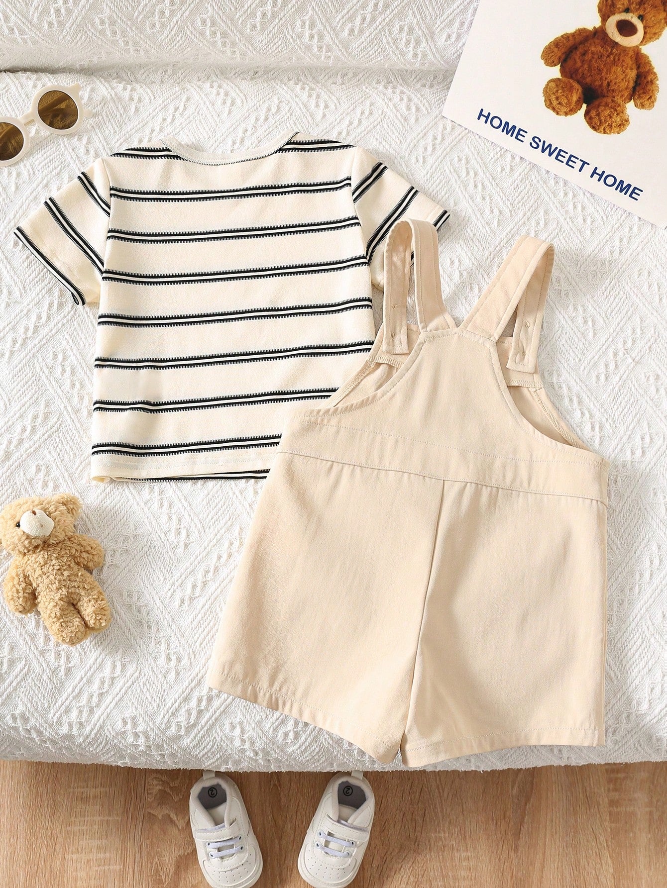 Conjunto casual albaricoque con tirantes y camiseta rayas