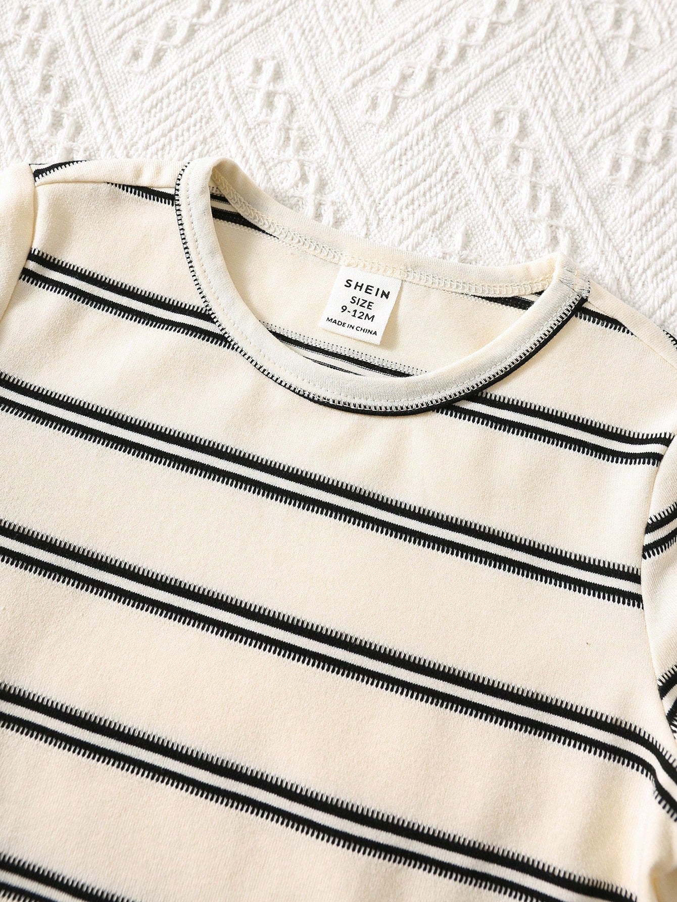Conjunto casual albaricoque con tirantes y camiseta rayas