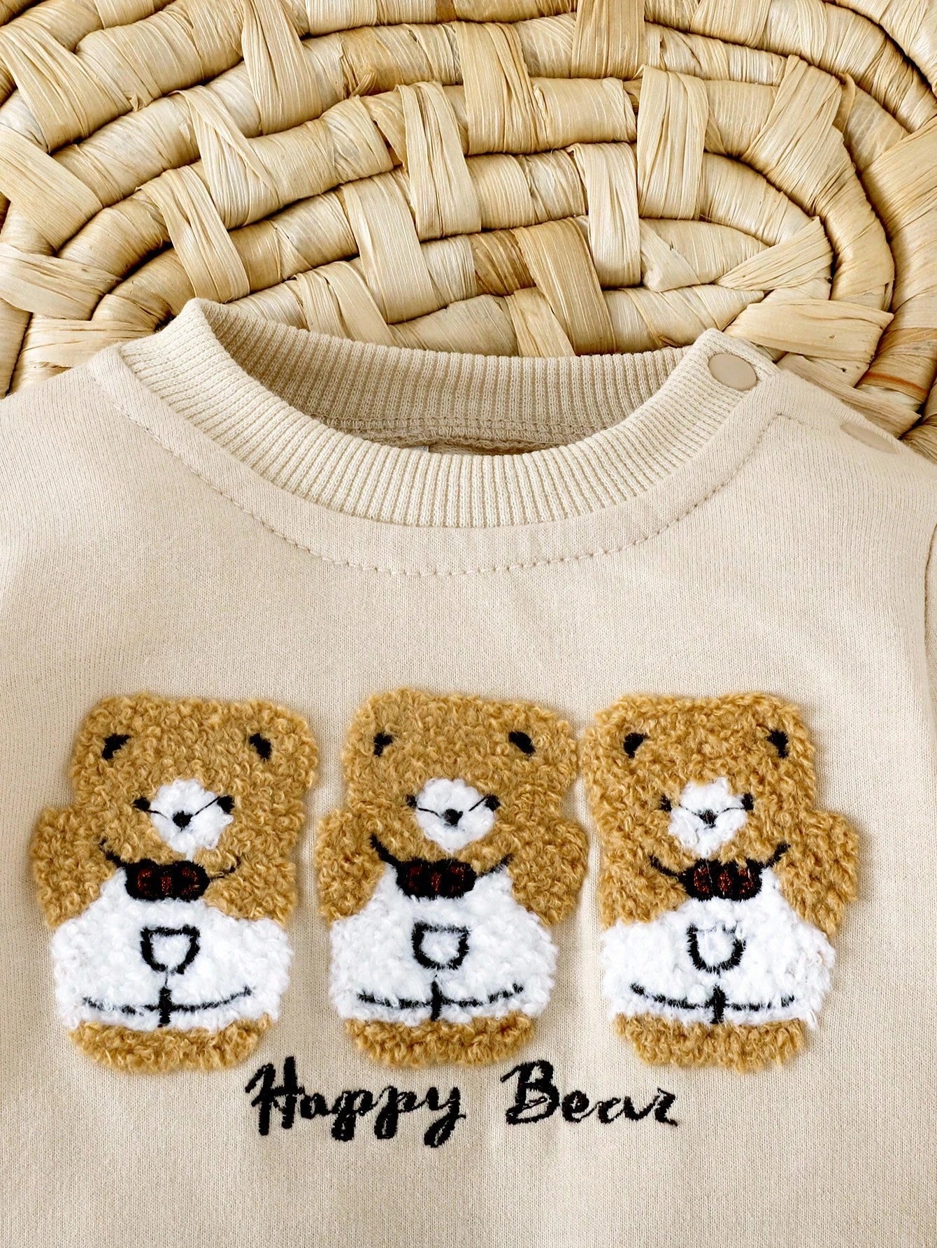 Prenda albaricoque sudadera para bebe con detalle de ositos bordados
