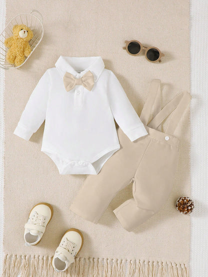 Prenda caqui conjunto para bebe con tirantes y moño vista frontal
