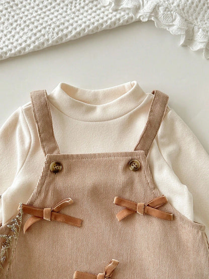 Conjunto caqui de vestido peto y blusa suave