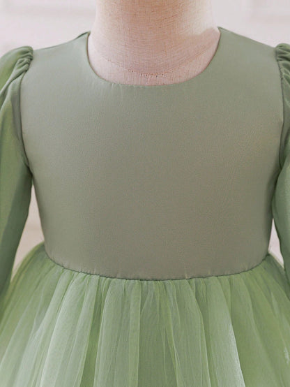 Prenda verde vestido para bebe con detalle de escote redondo y mangas farol