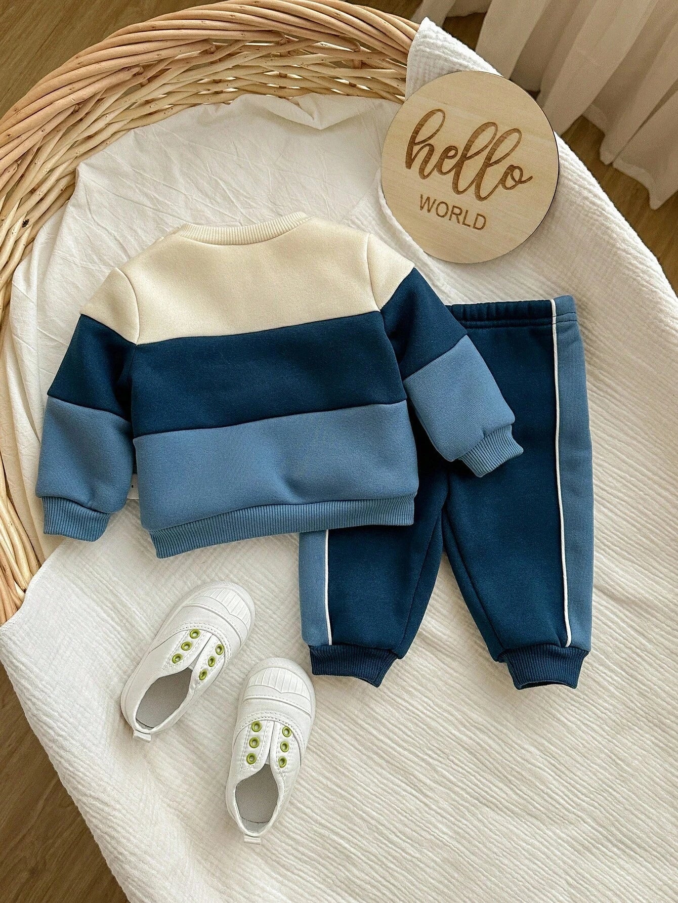Conjunto Azul Bloques Con Sudadera Y Pantalón