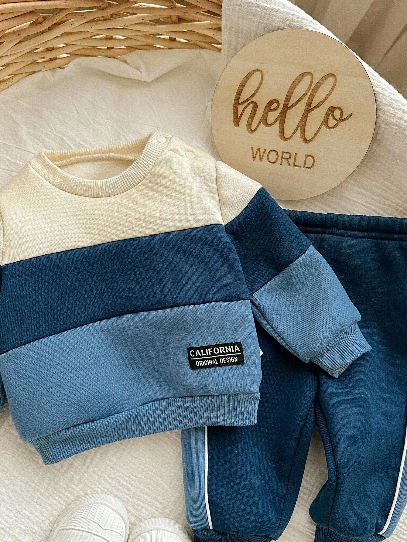 Conjunto Azul Bloques Con Sudadera Y Pantalón