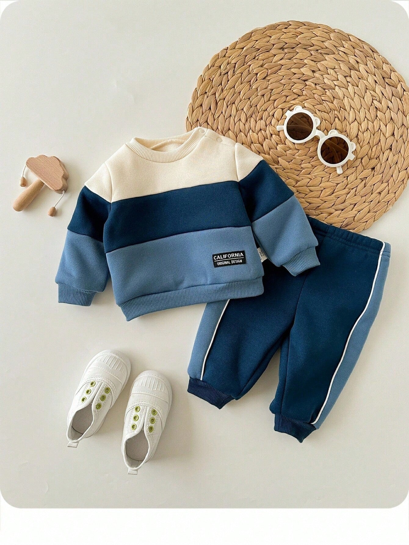 Conjunto Azul Bloques Con Sudadera Y Pantalón