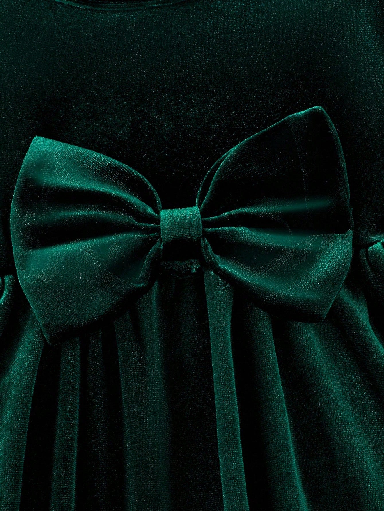 Prenda verde vestido de terciopelo para bebe con detalle de lazo frontal