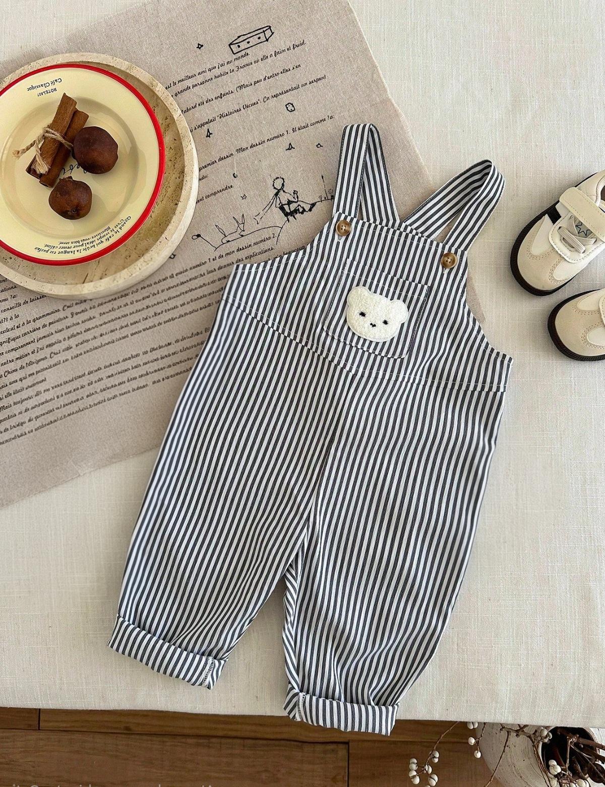 Overol Rayas Negro Con Oso Bordado Frontal