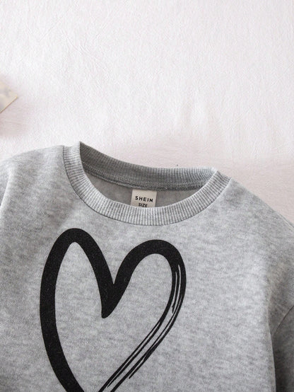 Conjunto gris con sudadera corta y pantalón