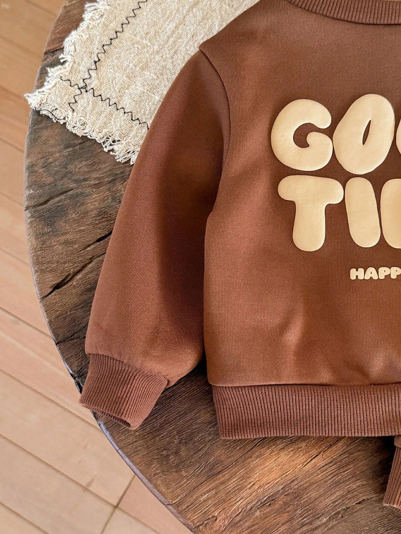 Conjunto sudadera café integral con pantalón cómodo
