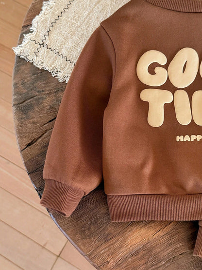 Conjunto sudadera café integral con pantalón cómodo