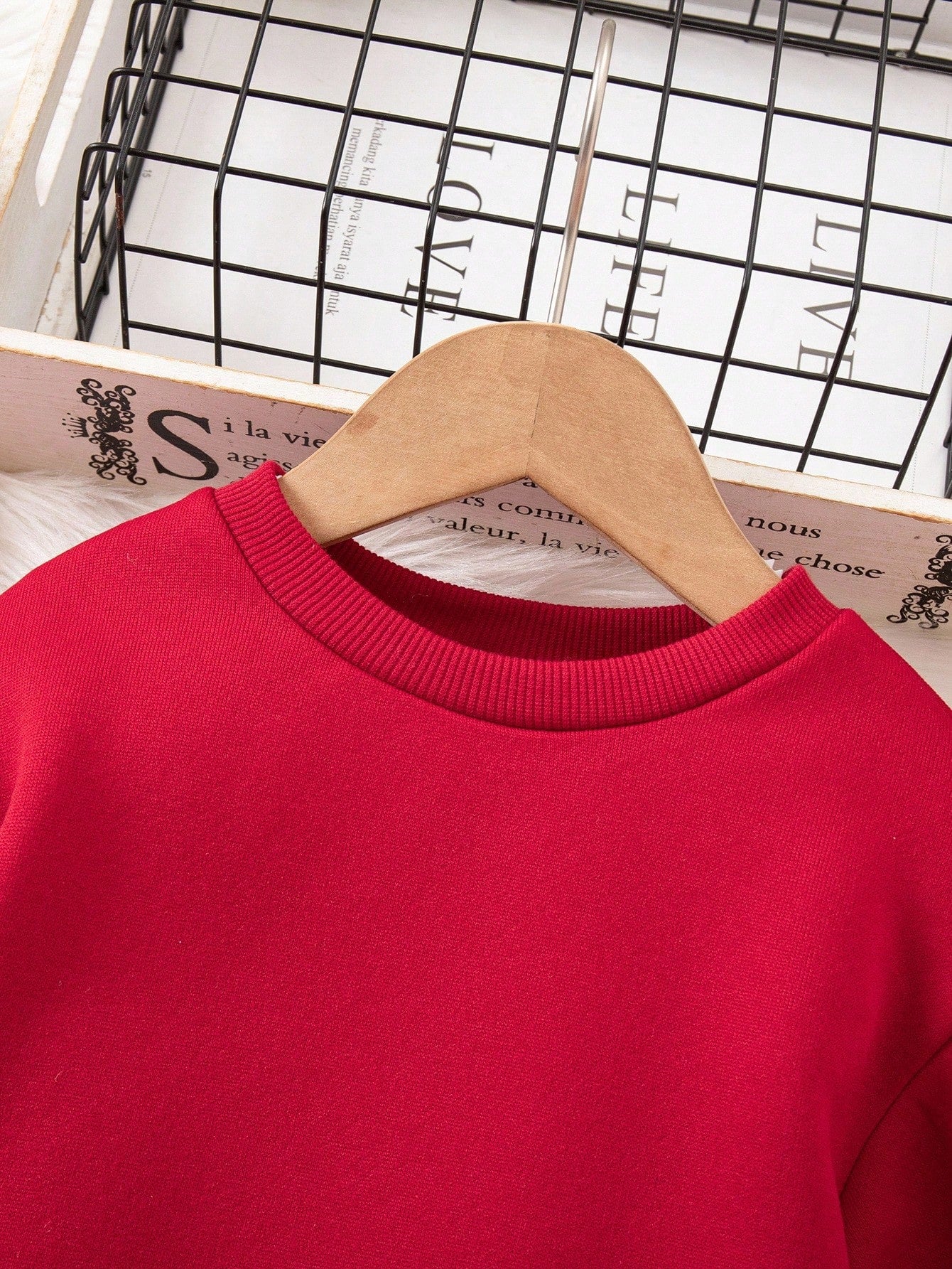 Vestido rojo con cuadros escoceses y volantes