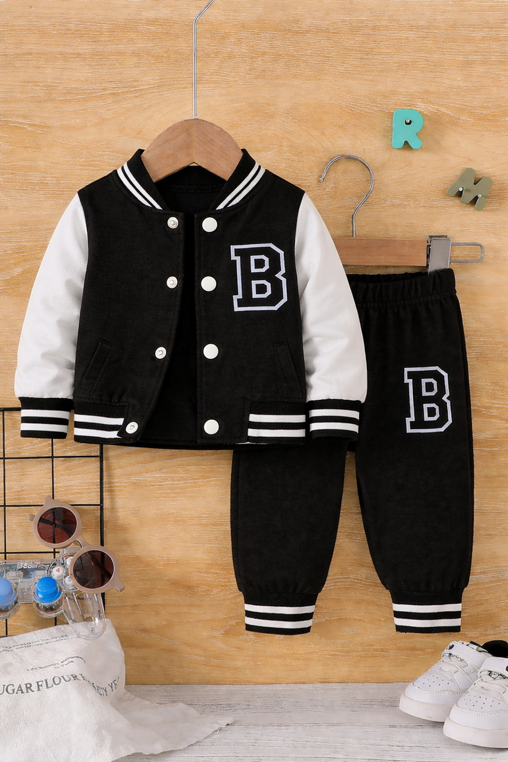 Conjunto Universitario Negro Con Chaqueta Varsity